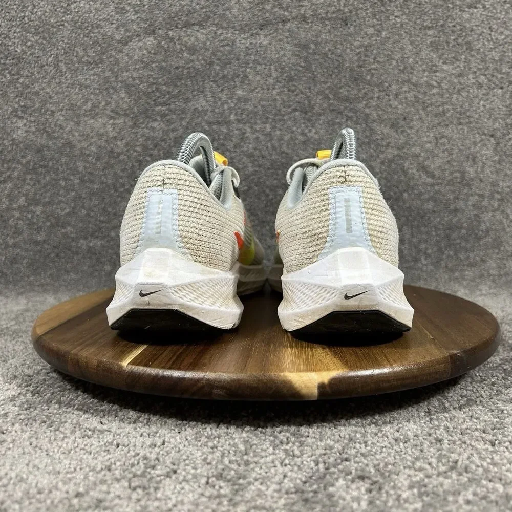 Nike Air Zoom Pegasus 40 DV3854-102 Women’s Size 9.5 White Athletic Shoes Used